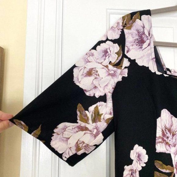 Free Press Black Floral Short Sleeve Cropped Blouse - Picture 4 of 7